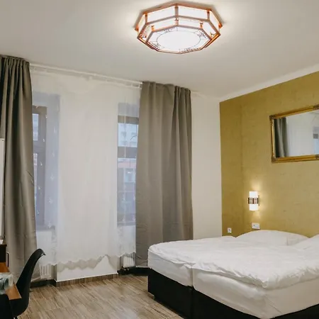 Oasis Pensión 3*